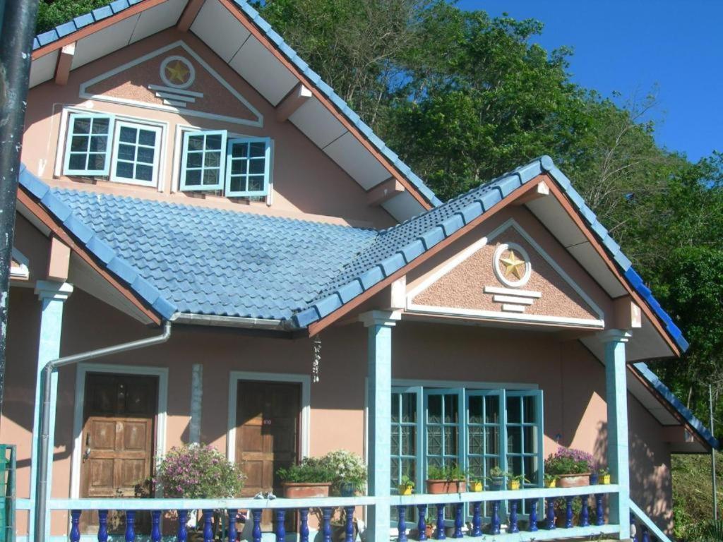 Oyo 851 On Hill Residence Patong Exterior photo
