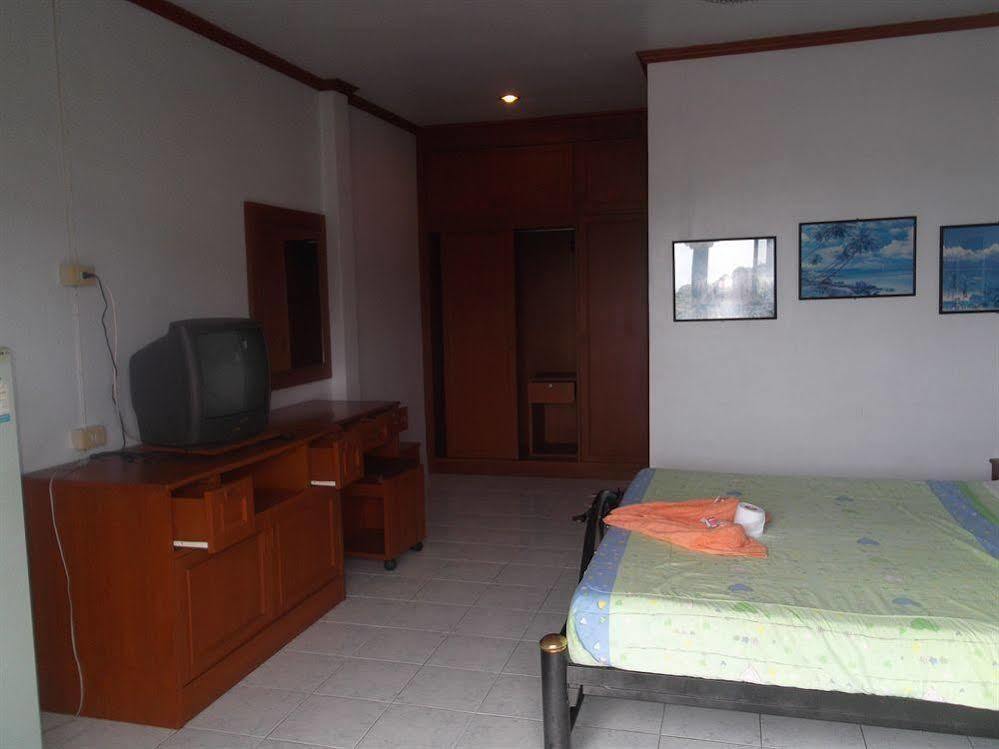 Oyo 851 On Hill Residence Patong Exterior photo